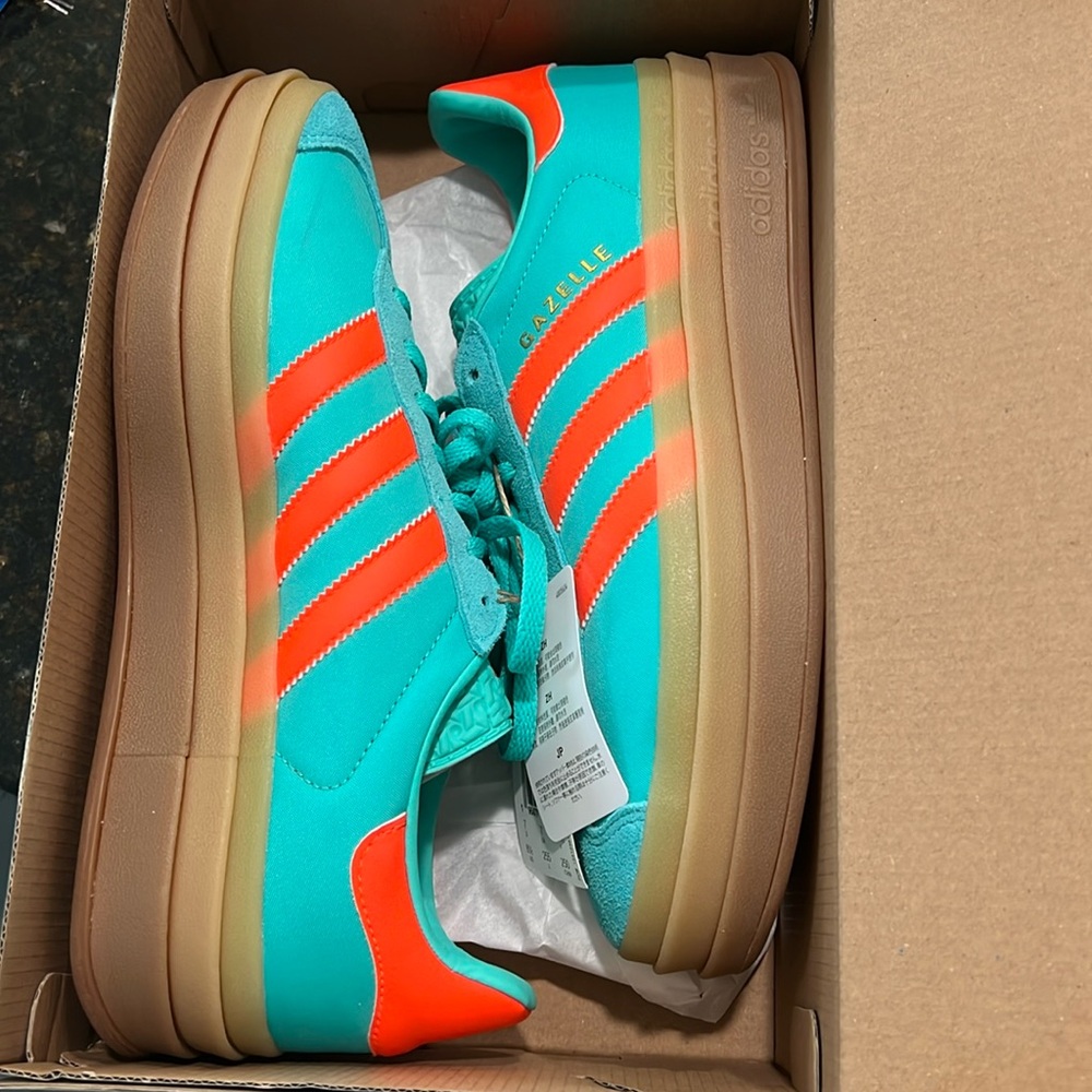Gazelle Bold mint and orange